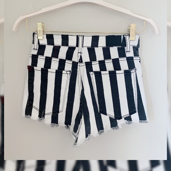 BDG Black & White High Rise Cheeky Shorts UO - Picture 2 of 5